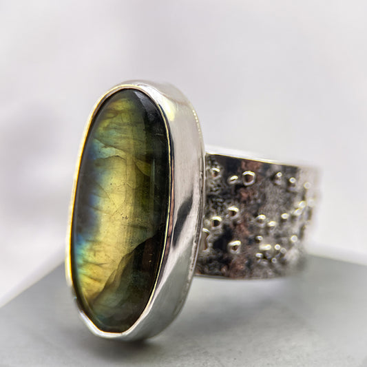Tree Light Ring – Labradorite & Silver Fusion Band