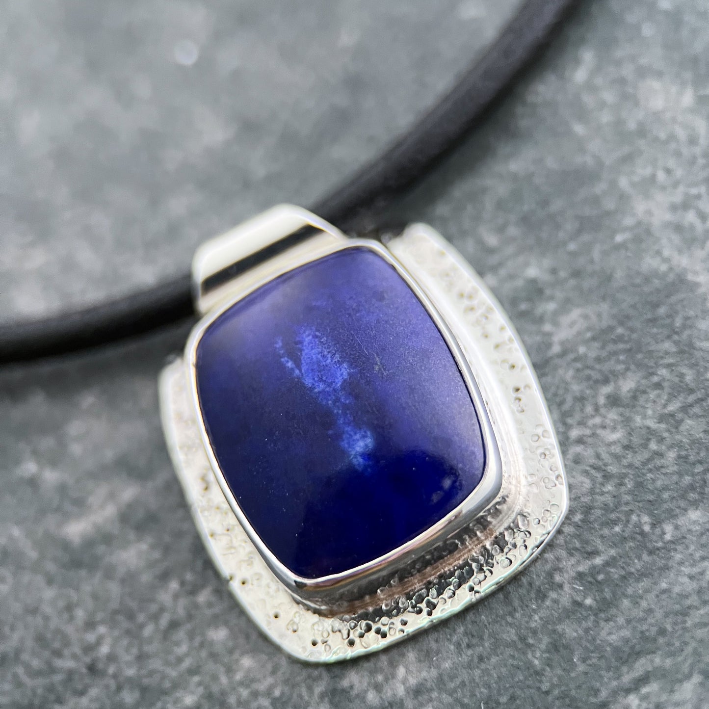 Lapis Versa Pendant