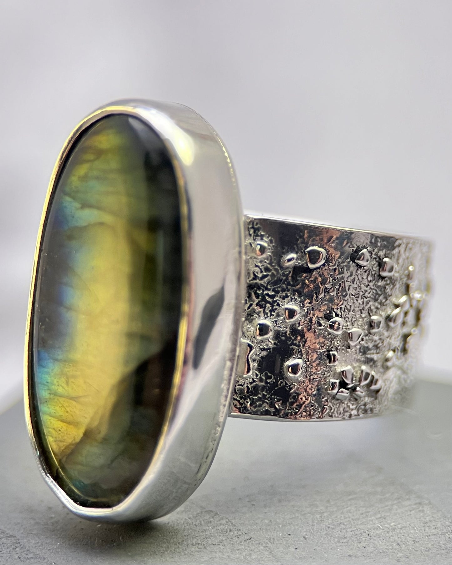 Tree Light Ring – Labradorite & Silver Fusion Band