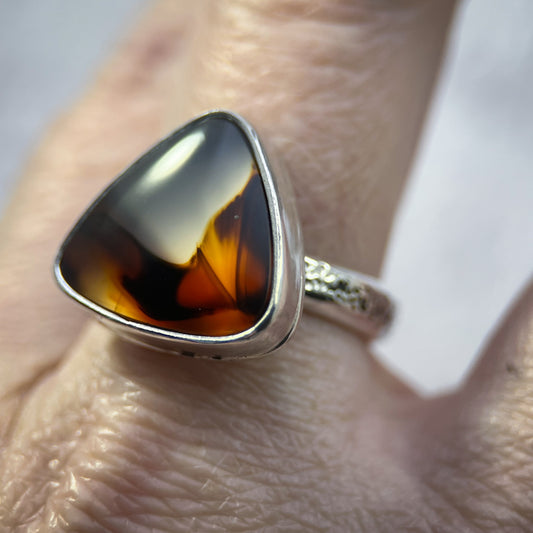 Embercrest Ring – Montana Agate Sterling Silver Textured Band (Size 8)