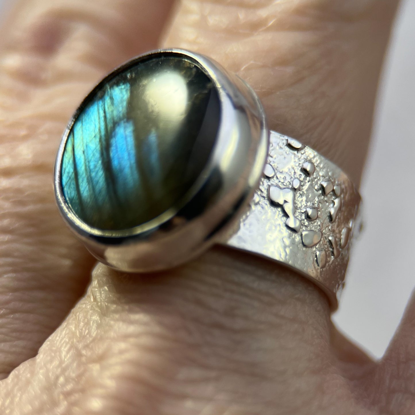 Moonfall Echo Ring – Labradorite Statement Ring in Sterling Silver | Size 8.5